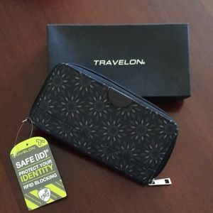 Travelon Ladies Wallet